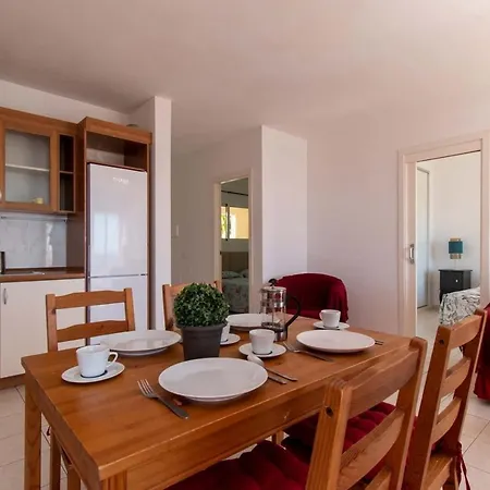 Sunset - 2 Bedroom Apartment *